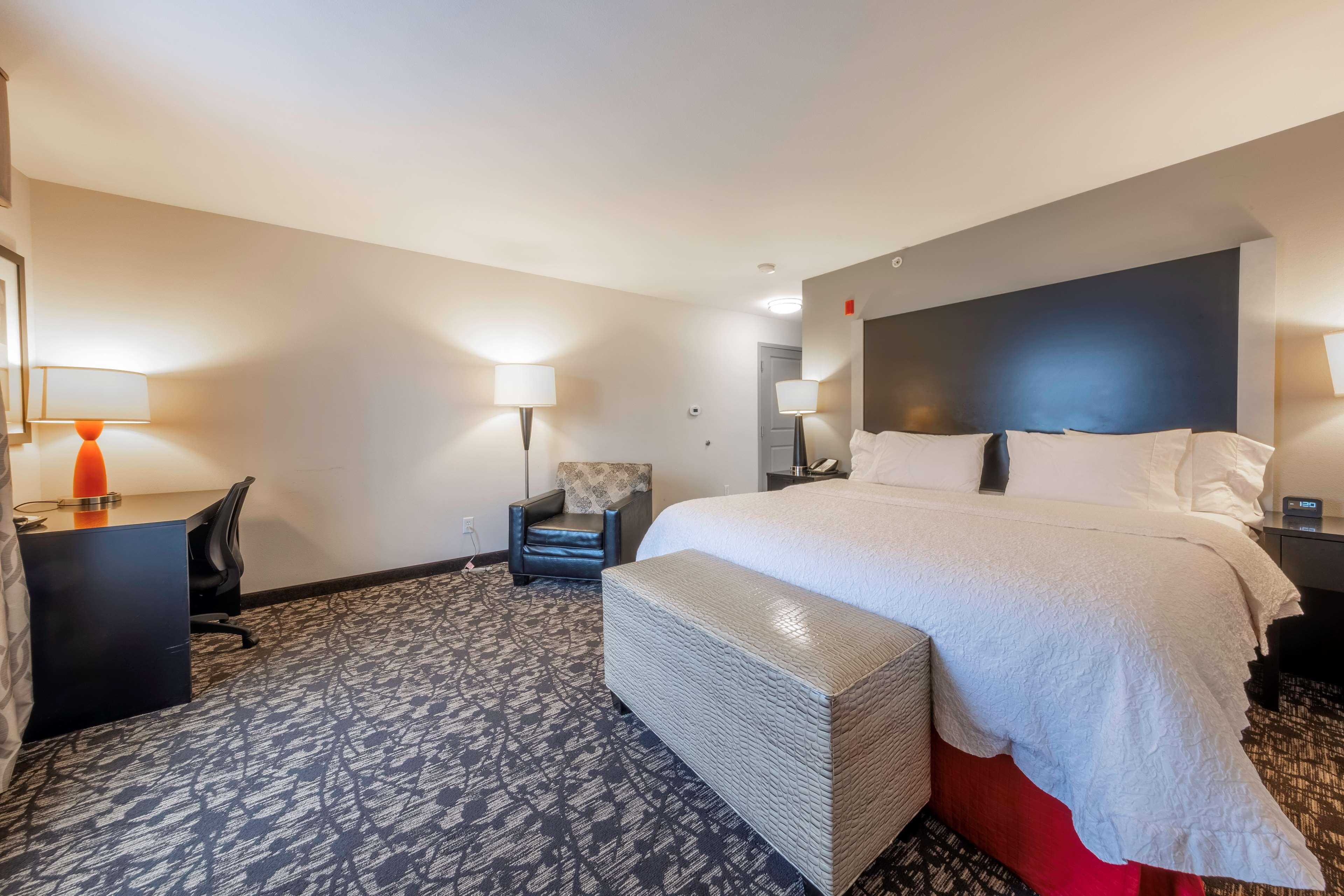 Hampton Inn & Suites Dupont Eksteriør billede