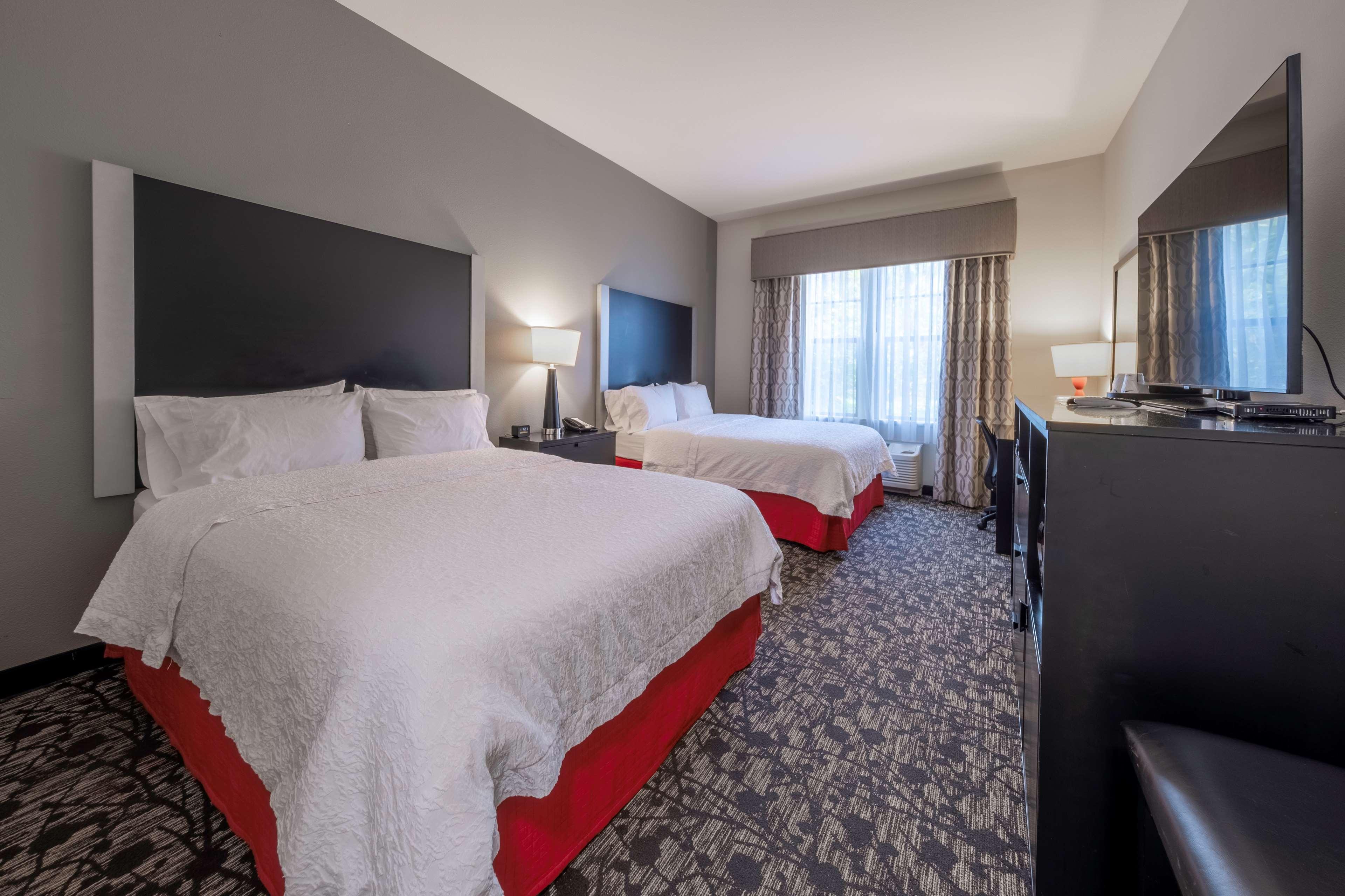 Hampton Inn & Suites Dupont Eksteriør billede