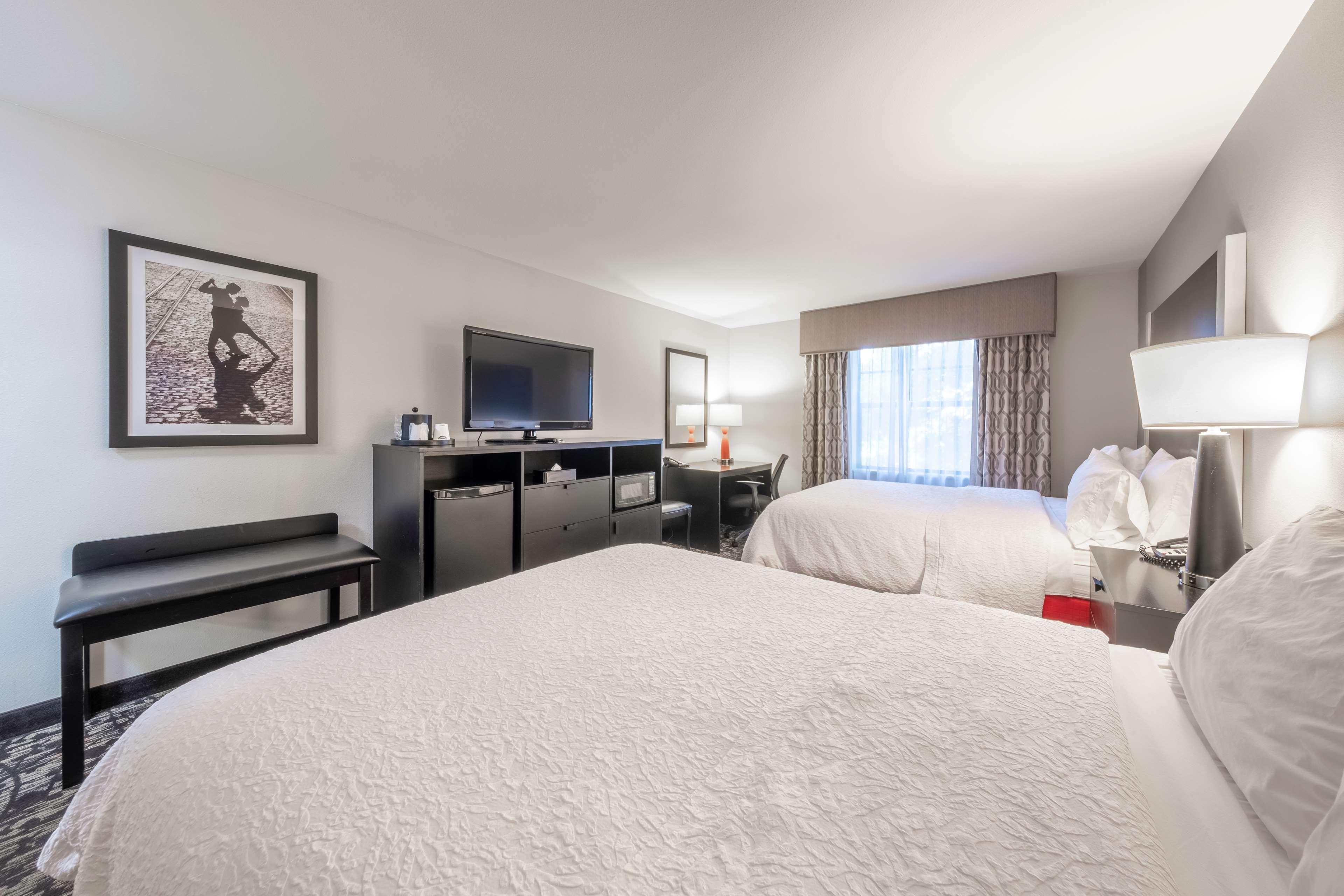 Hampton Inn & Suites Dupont Eksteriør billede