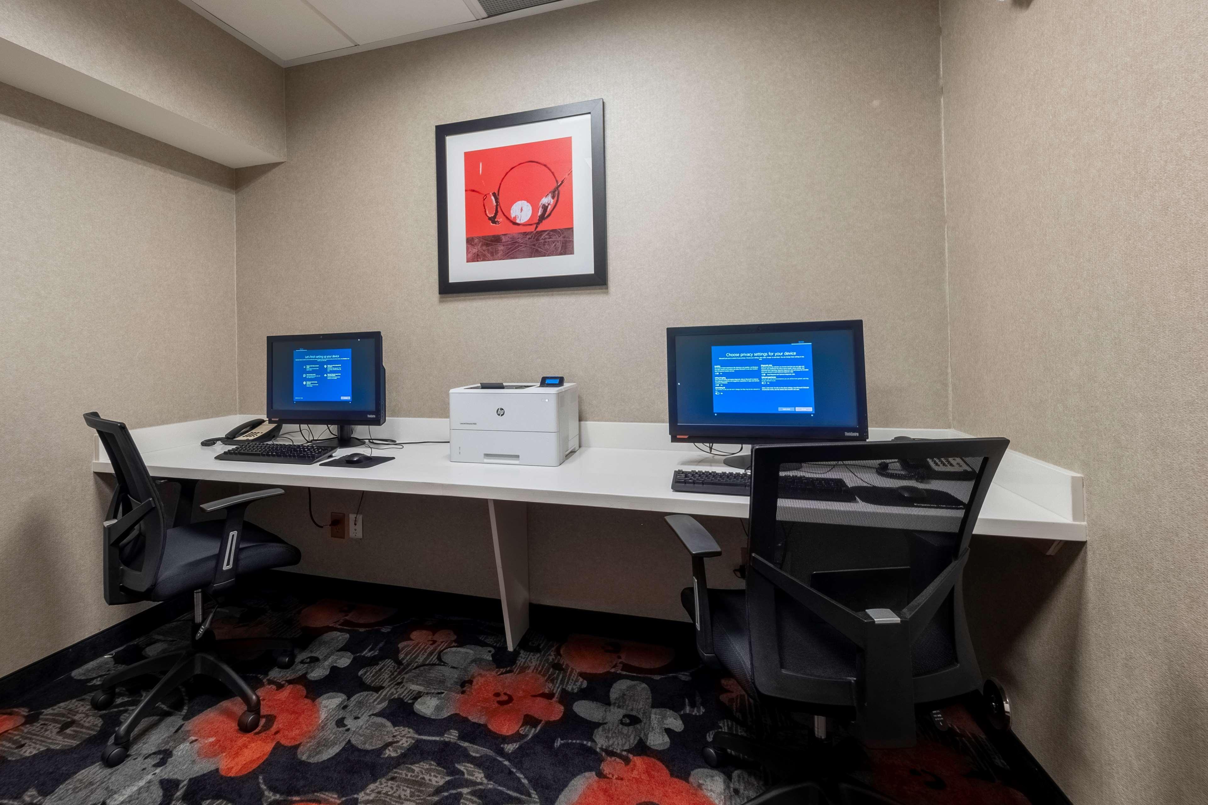 Hampton Inn & Suites Dupont Eksteriør billede