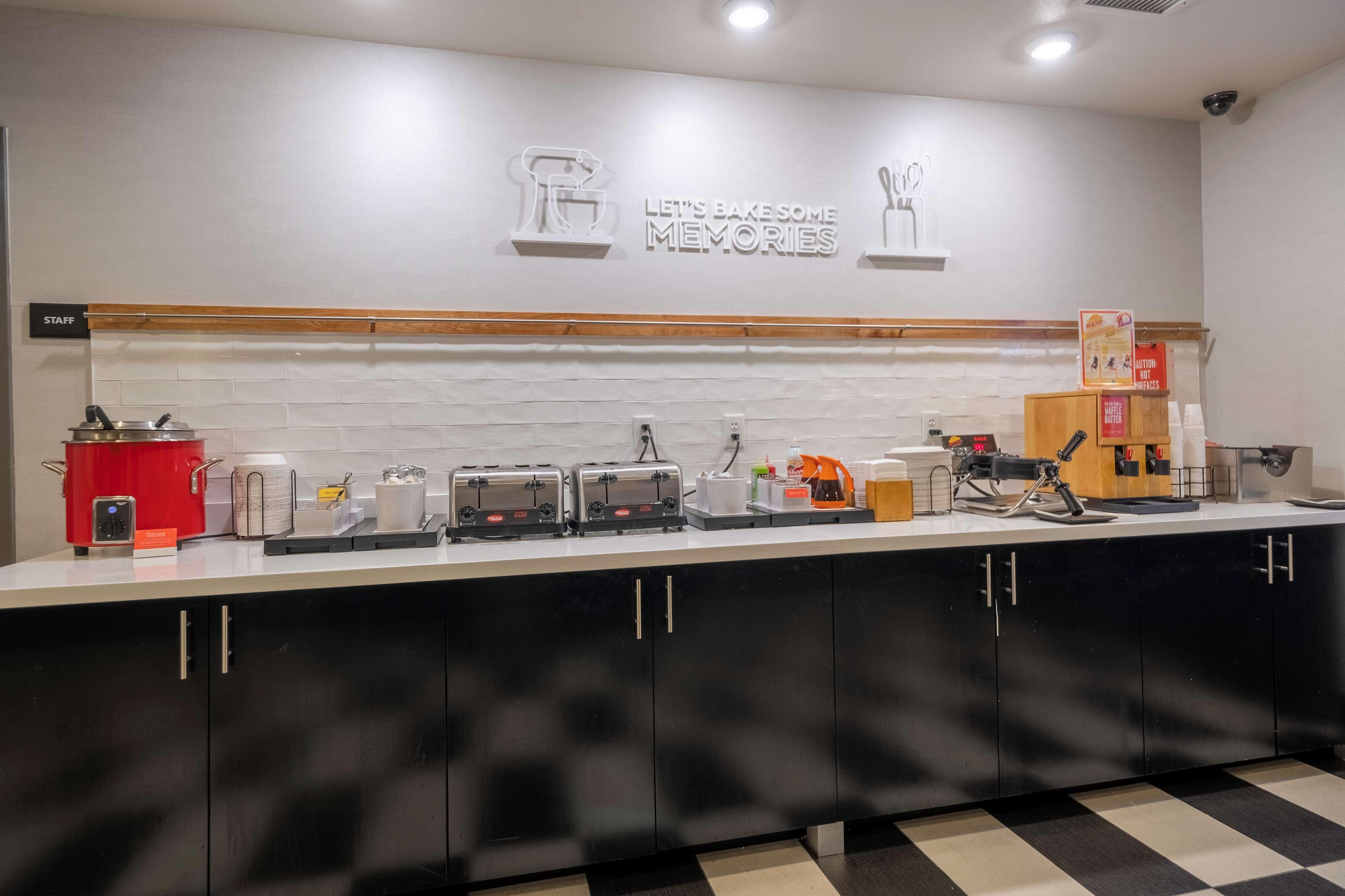Hampton Inn & Suites Dupont Eksteriør billede